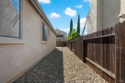 212 Laurelwood Way, Vacaville, CA 95687 - Photo 50