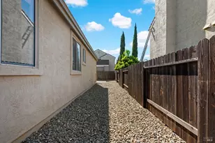 212 Laurelwood Way, Vacaville, CA 95687 - Photo 50