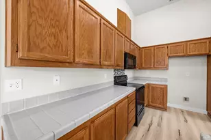 212 Laurelwood Way, Vacaville, CA 95687 - Photo 26