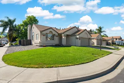 212 Laurelwood Way, Vacaville, CA 95687 - Photo 2