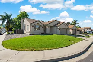 212 Laurelwood Way, Vacaville, CA 95687 - Photo 2