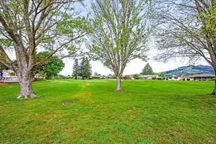 333 Twin Lakes Dr, Santa Rosa, CA 95409 - Photo 18