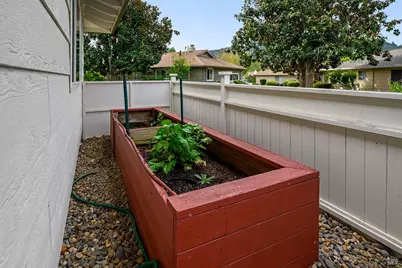 333 Twin Lakes Drive, Santa Rosa, CA 95409 - Photo 24