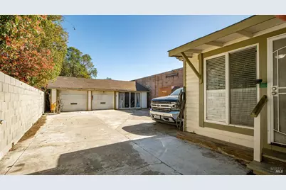 712 E Washington Street, Petaluma, CA 94952 - Photo 24