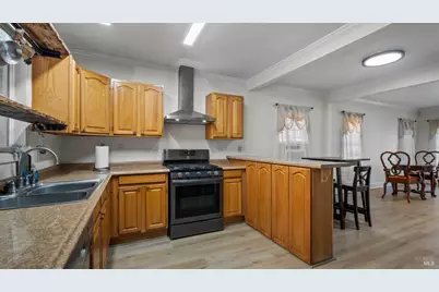 712 E Washington Street, Petaluma, CA 94952 - Photo 14