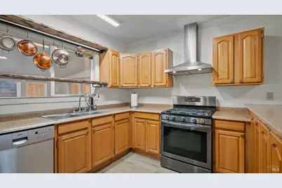 712 E Washington Street, Petaluma, CA 94952 - Photo 12