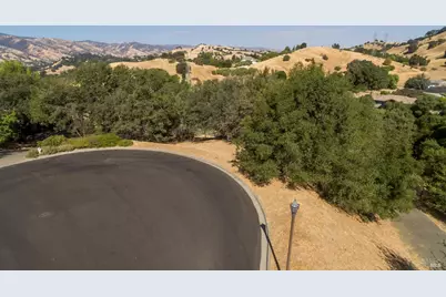 2030 Pinecrest Court, Vacaville, CA 95688 - Photo 4