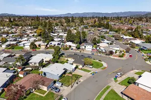 635 S Minahen St, Napa, CA 94559 - Photo 2