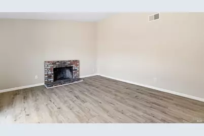 1555 W 3rd Street, Santa Rosa, CA 95401 - Photo 16