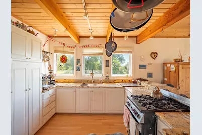 16101 Lost Creek Road, Yorkville, CA 95494 - Photo 10