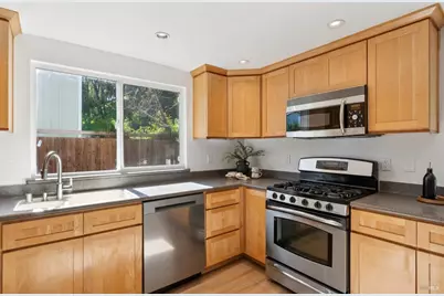 34 Plata Court, Novato, CA 94947 - Photo 18