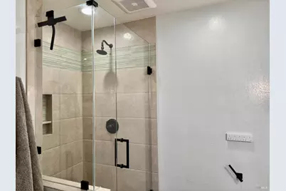 100 Marin Center Drive #31, San Rafael, CA 94903 - Photo 20