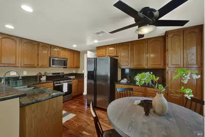 691 Harvard Court, Vacaville, CA 95687 - Photo 32