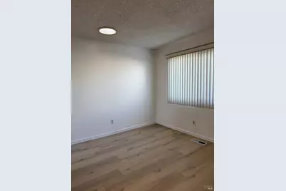 618 Yellowstone Drive, Vacaville, CA 95687 - Photo 4