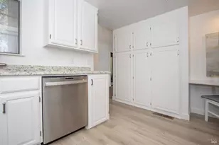 230 Pelican Ln, Novato, CA 94949 - Photo 16