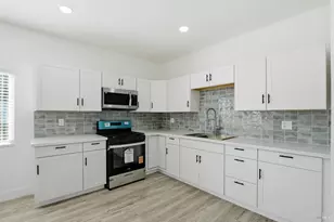 8825 D St, Oakland, CA 94621 - Photo 12