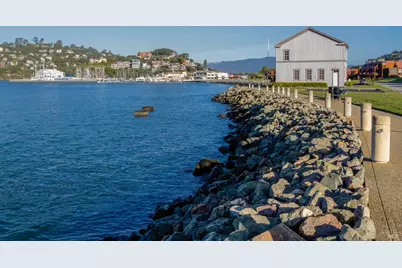 2002 Paradise Drive, Tiburon, CA 94920 - Photo 48