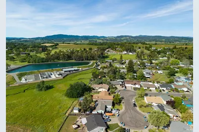 9865 Sunray Place, Windsor, CA 95492 - Photo 32