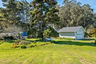 18070 Ocean Dr, Fort Bragg, CA 95437 - Photo 22