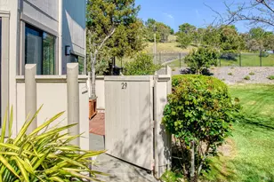 29 Sailmaker Ct, San Rafael, CA 94903 - Photo 2