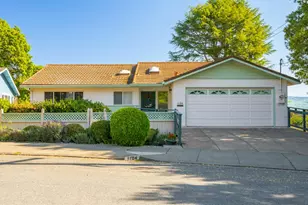 1104 Birch Dr, Petaluma, CA 94952 - Photo 1