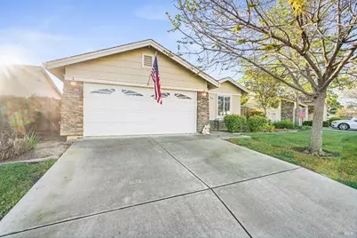 379 Grand Canyon Drive, Vacaville, CA 95687 - Photo 2