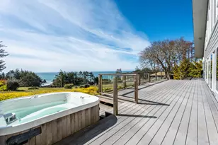 46701 Iversen Dr, Gualala, CA 95445 - Photo 2