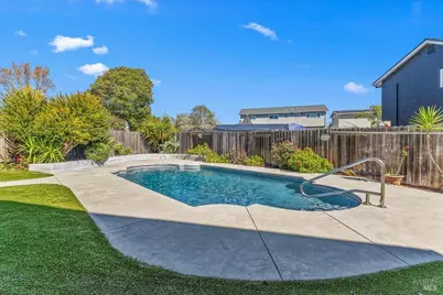 800 McKillop Court, Petaluma, CA 94954 - Photo 2