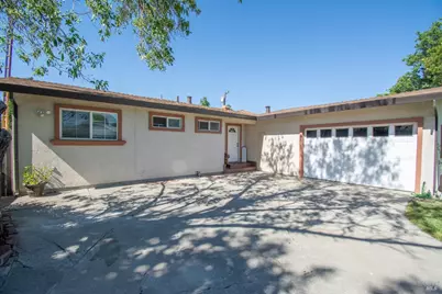 630 Sierra Drive, Dixon, CA 95620 - Photo 2