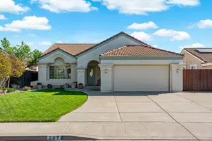 207 Laurelwood Way, Vacaville, CA 95687 - Photo 2