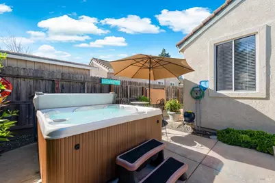 207 Laurelwood Way, Vacaville, CA 95687 - Photo 64