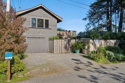 180 Maple Road, Bolinas, CA 94924 - Photo 2