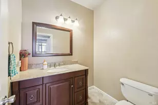 1294 Mayfield Cir, Suisun City, CA 94585 - Photo 18