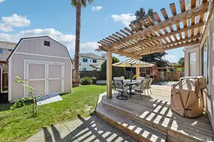 1294 Mayfield Cir, Suisun City, CA 94585 - Photo 32