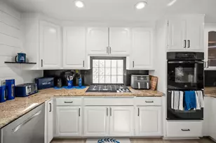 1081 Tamarisk Dr, Napa, CA 94559 - Photo 22