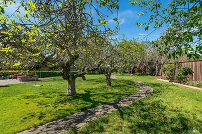 10 Saint John Court, Novato, CA 94947 - Photo 26