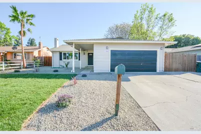 905 W F Street, Dixon, CA 95620 - Photo 1