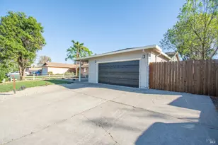 905 W F St, Dixon, CA 95620 - Photo 2