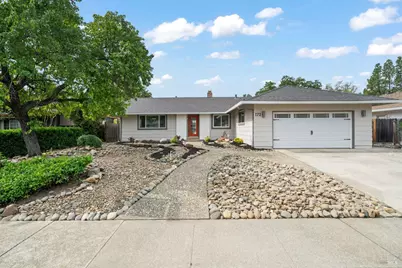 172 Salinas Drive, Vacaville, CA 95688 - Photo 2