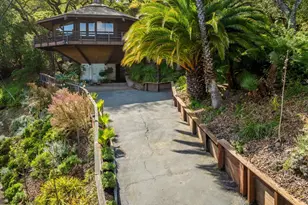 155 De Burgh Dr, San Anselmo, CA 94960 - Photo 2