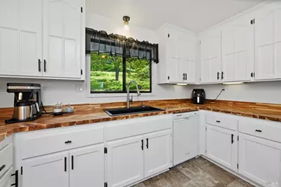 19004 Deer Hill Road, Hidden Valley Lake, CA 95467 - Photo 18