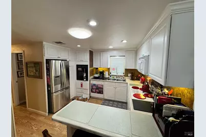 211 Regency Court, Santa Rosa, CA 95401 - Photo 4