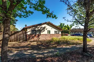 2559 Northcoast St, Santa Rosa, CA 95403 - Photo 2