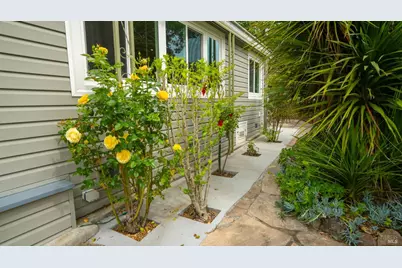 204 Barcelona Avenue, Novato, CA 94949 - Photo 32