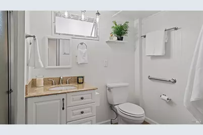 204 Barcelona Avenue, Novato, CA 94949 - Photo 16