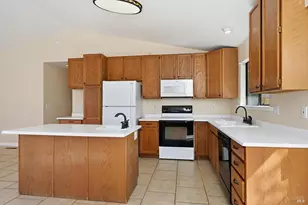 19176 Stonegate Rd, Hidden Valley Lake, CA 95467 - Photo 8