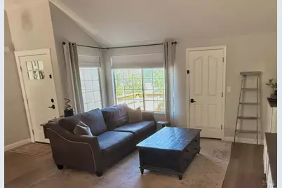 16491 Ridgecrest Court, Hidden Valley Lake, CA 95467 - Photo 10