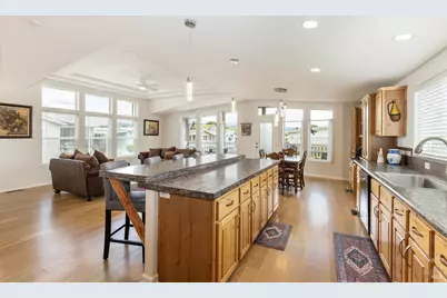 121 Cabana Drive, Napa, CA 94558 - Photo 10