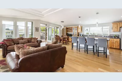 121 Cabana Drive, Napa, CA 94558 - Photo 1