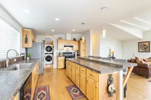 121 Cabana Dr, Napa, CA 94558 - Photo 20